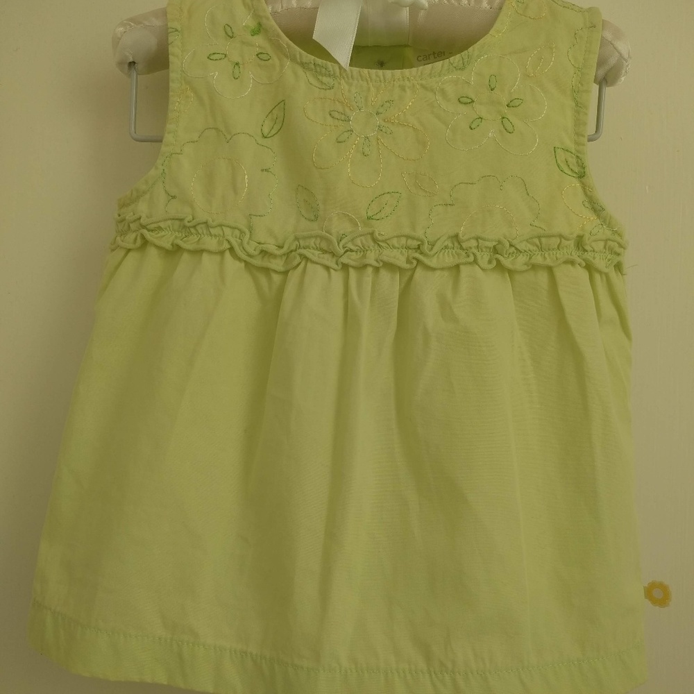 Carter's baby top in light green 18M